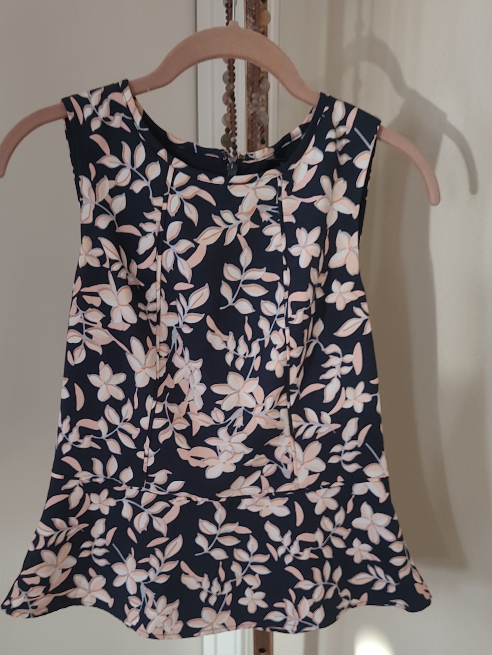 Banana Republic Navy Sleeveled Floral Tank Top Size 0 with Pink & White Print